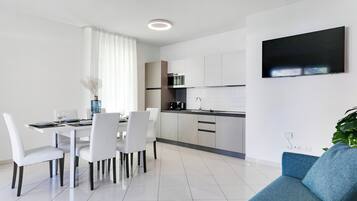 Appartement, 2 chambres, patio, rez-de-chaussée | Cuisine privée