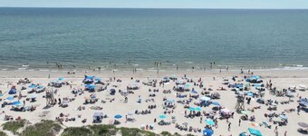 Pool, Half Mile to Beach!