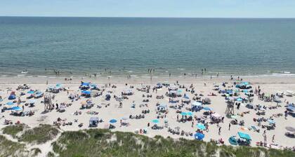 Pool, Half Mile to Beach!