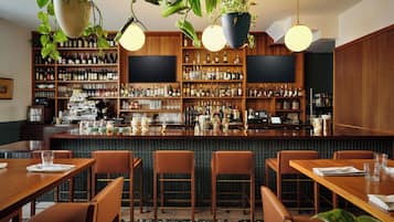 Cocktail bar