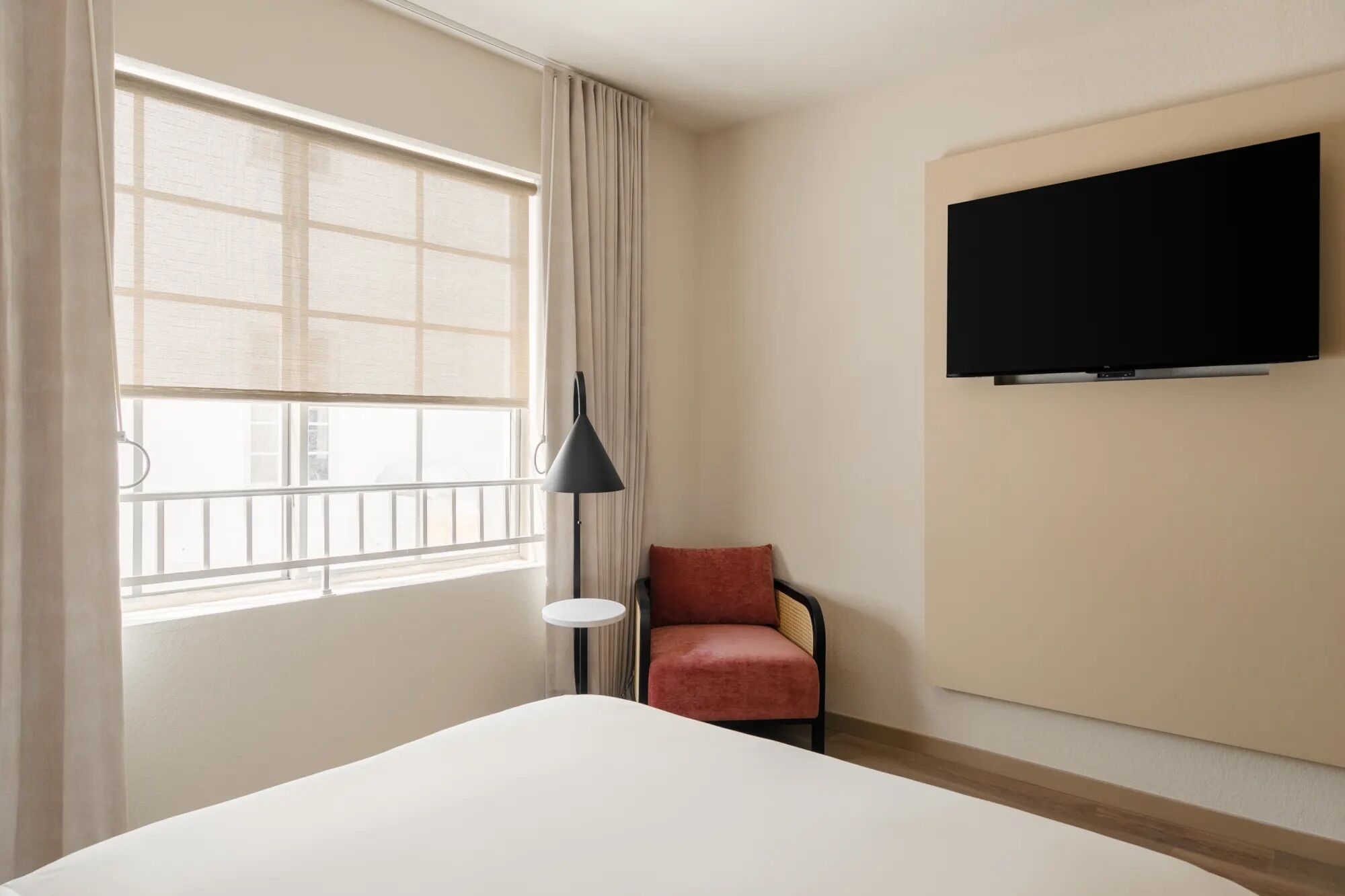 Hypo-allergenic bedding, in-room safe, desk, laptop workspace