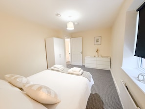 Executive Apartment, Ensuite | Iron/ironing board, free WiFi - Katrina Suite (Boston)