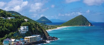 VILLA SANTORINI - walk to beach and restaurants from this luxurious masterpiece