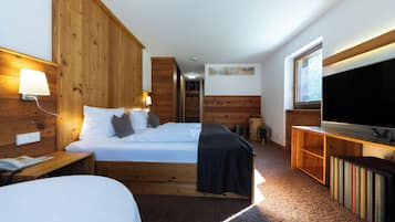 In-room safe, free WiFi, bed sheets