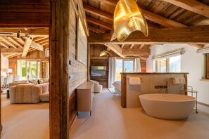 4 bedrooms, free WiFi