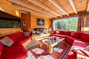 Televisión, chimenea