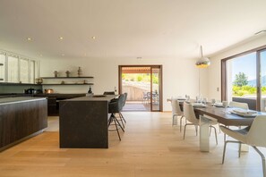 Dining - Villa Élégance (Veyrier-du-Lac)