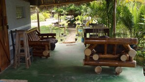 Outdoor dining - QUIET VILLA CLOSE TO THE SEA (Monrodava)