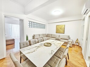 Living area - Athens Divas Spirit Suite (Athina)