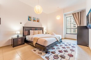 2 bedrooms, in-room safe, iron/ironing board, free WiFi