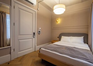1 bedroom, in-room safe, iron/ironing board, WiFi - Stylish Studio Apartment in Prime Location (Istanbul)