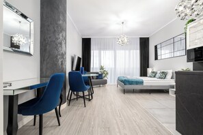 1 bedroom, iron/ironing board, cribs/infant beds, bed sheets - MARGI Elva Apartment (Szczecin)