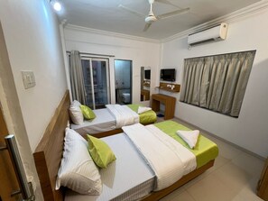 2 عدّة غرف نوم وواي فاي وملاءات أسرّة