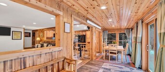 Hygge House on the Creek, Relaxation at the Creekside House!