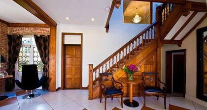 The Godalming Hotel
