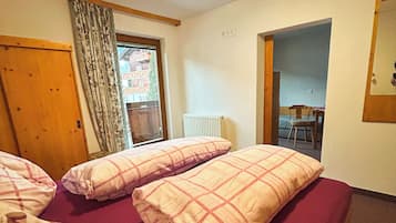 1 bedroom, WiFi, bed sheets