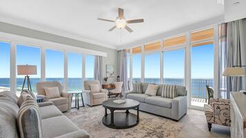 Condo, 4 Bedrooms | Living area