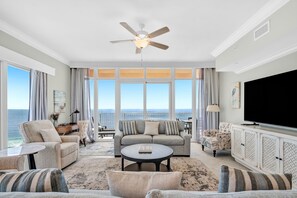 Apartamento, 4 habitaciones | Zona de estar