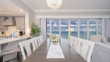 Condo, 4 Bedrooms | Dining
