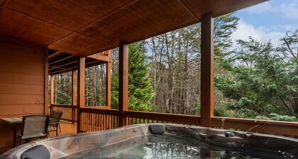 Comfort and Luxury at its best, Hot Tub 1 Dog. New Property