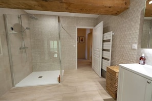 Shower - Stunning house near Carcassonne (Capendu)