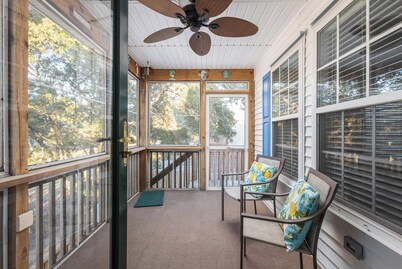 5 Min Walk to Nags Head Beach & Centrally Located!