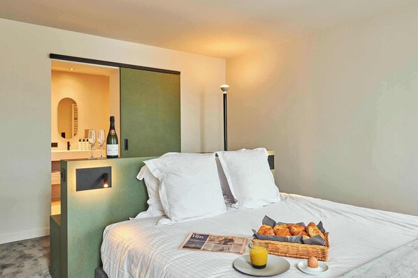 3 slaapkamers, een strijkplank/strijkijzer, wifi, beddengoed