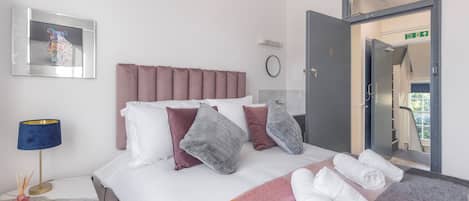 8 bedrooms, iron/ironing board, WiFi, bed sheets