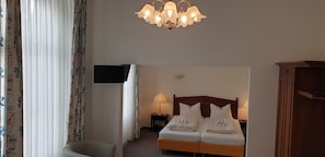 Classic Double or Twin Room, City View | Soundproofing, free WiFi - Hotel Eifeler Hof Kyllburg (Kyllburg)