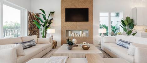 Smart-TV, Kamin, Tischfußball