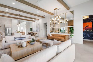 Smart-TV, Kamin, Tischfußball