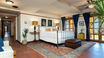 9 bedrooms, desk, iron/ironing board, travel crib