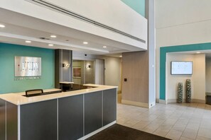 Lobby - Modern Apt Near Pentagon City Metro (Arlington)