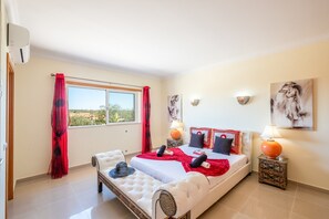 Villa | 4 Schlafzimmer, Bügeleisen/Bügelbrett, Bettwäsche