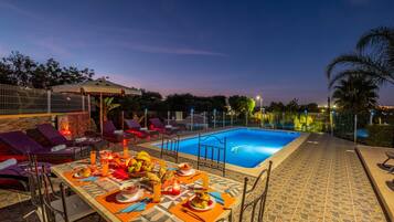 Villa | Pool | Indoor pool, outdoor pool