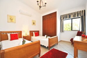 Villa | 3 bilik tidur, seterika/papan seterika, cadar katil 