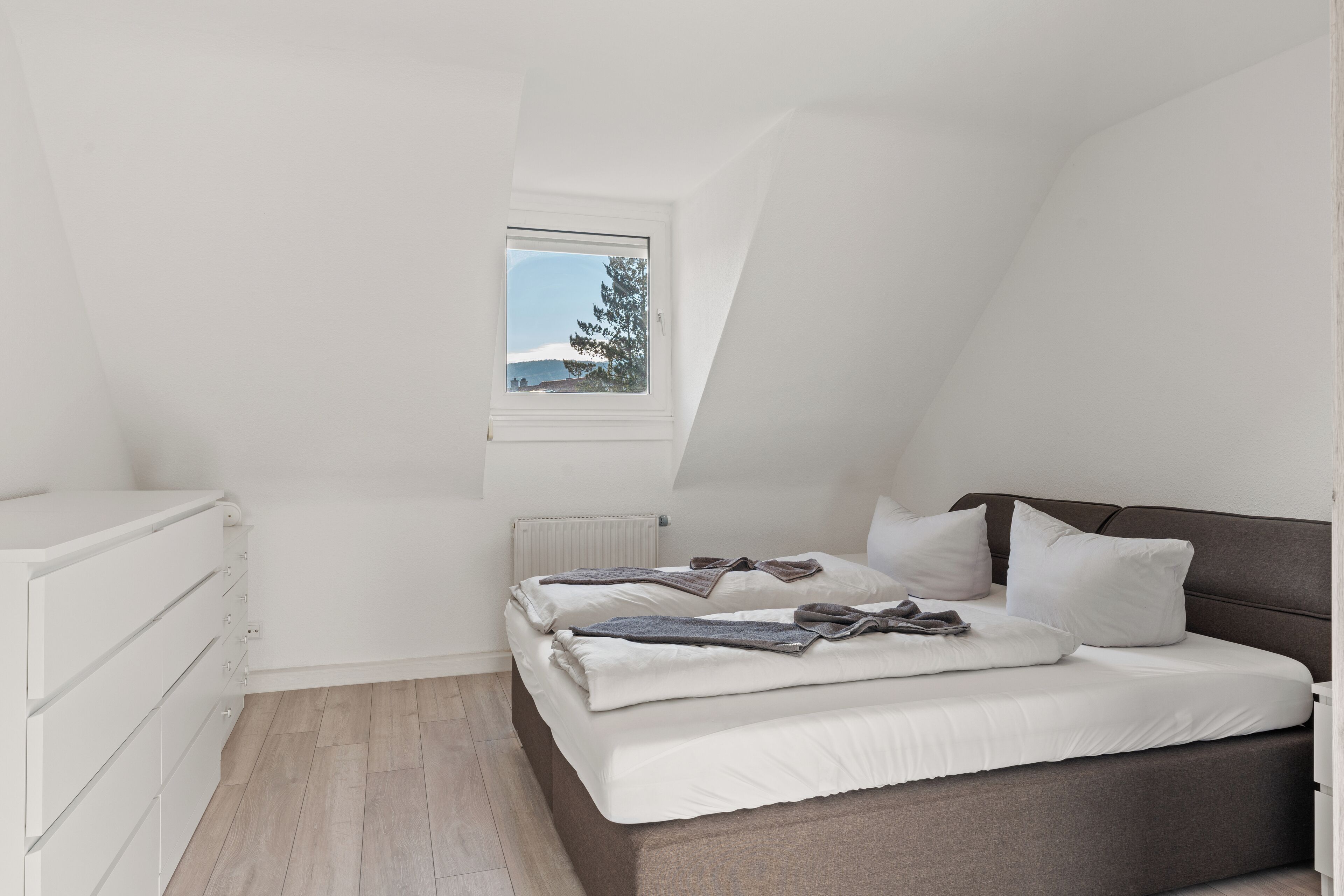 2 Schlafzimmer, Reisekinderbett, kostenloses WLAN, Bettwäsche