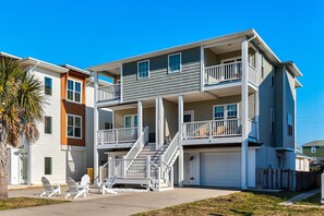 Exterior - The Sunny Kure - Charming Coastal Getaway! (Kure Beach)