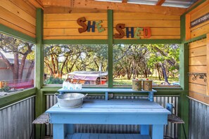 Dining - Starlight Meadow I Couples, Bridal parties, families! (Wimberley)