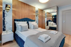 Design Apartment | Hypo-allergenic bedding, individually decorated, individually furnished