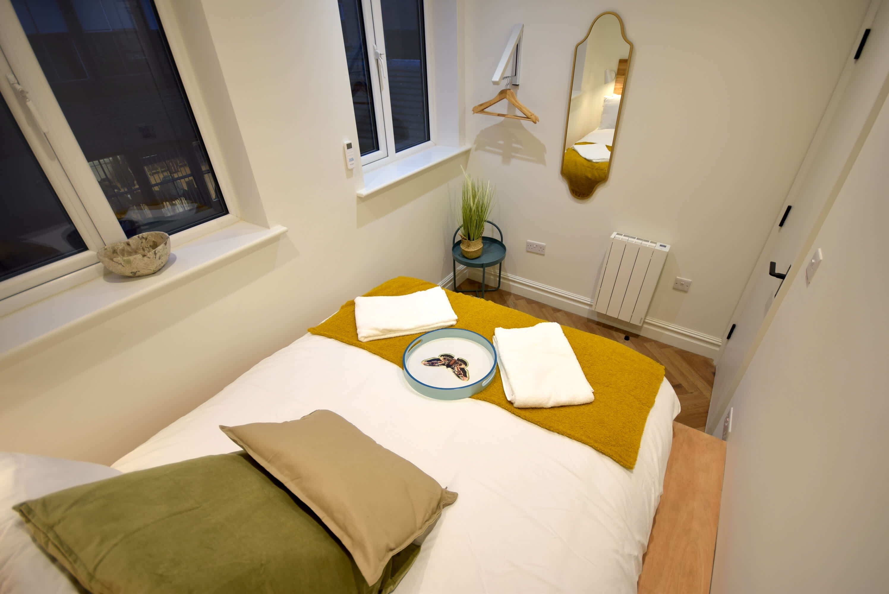 2 soverom, strykejern/-brett, internettilgang og sengetøy