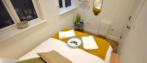 2 chambres, fer et planche à repasser, accès Internet, draps fournis