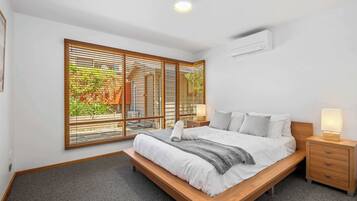 4 chambres, fer et planche Ă repasser, Wi-Fi, draps fournis