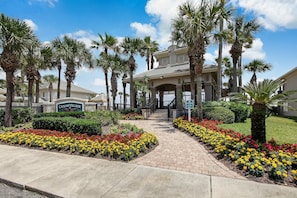 Property grounds - 5209 Sea Chase - 3 BR Oceanfront Townhome (Fernandina Beach)