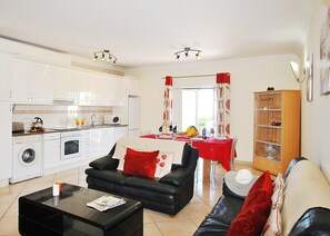 Apartment | Living area - Apartment Paphos for 4 People (Albufeira)