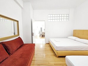 1 bedroom, iron/ironing board, WiFi, bed sheets - Casa Divas Sugar Suite (Athina)