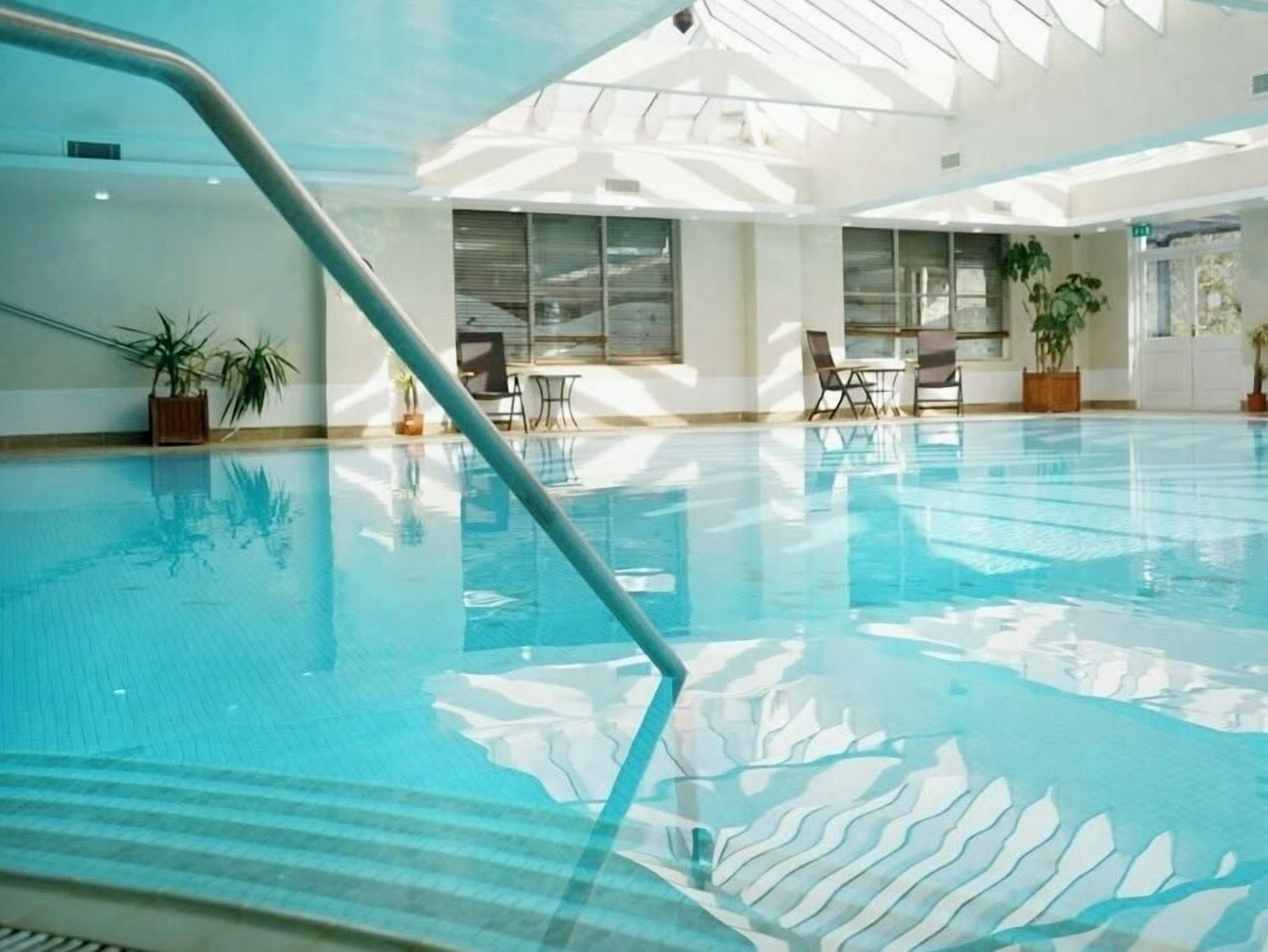 Una piscina techada