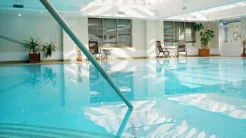 Una piscina techada
