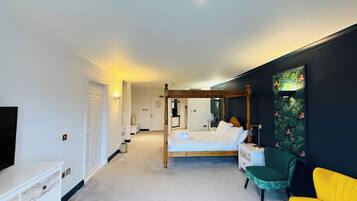 Superior Room | In-room safe, desk, soundproofing, iron/ironing board