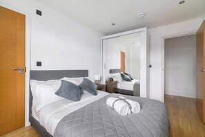 2 bedrooms, iron/ironing board, travel crib, free WiFi